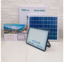 Đèn Pha Năng Lượng Mặt Trời DSY Nhôm TGD-440 50w (Có Remote)